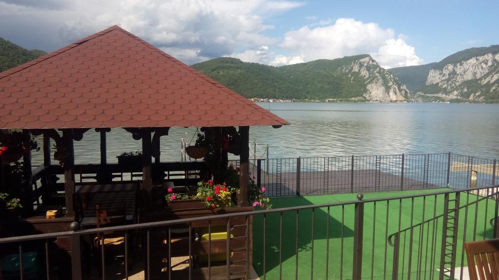 Vila Golful Dunarii Dubova Εξωτερικό φωτογραφία