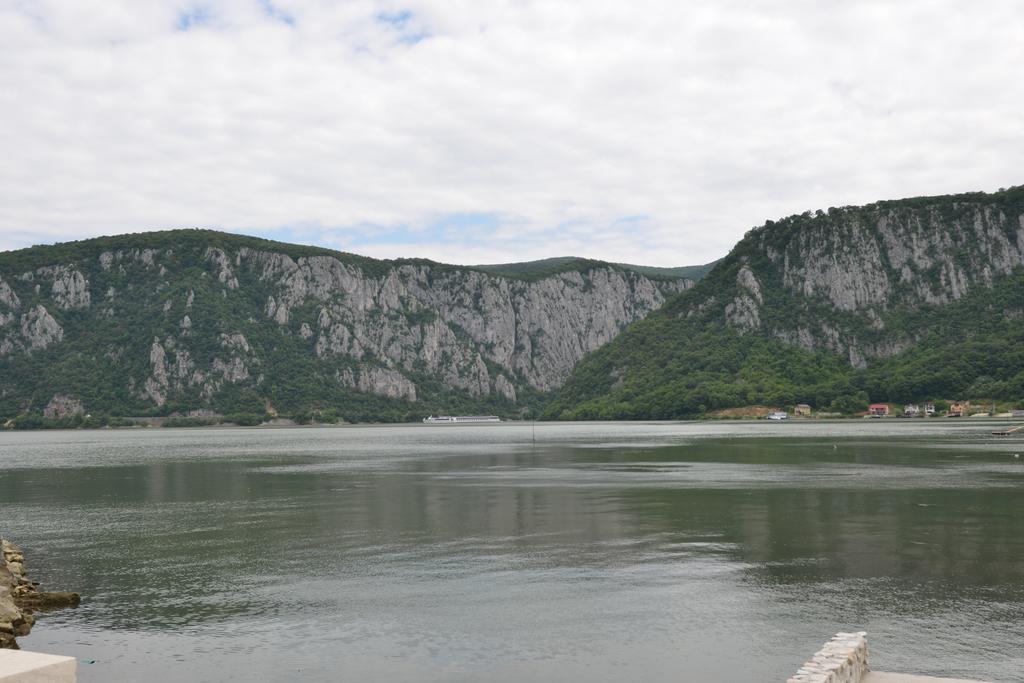 Vila Golful Dunarii Dubova Εξωτερικό φωτογραφία